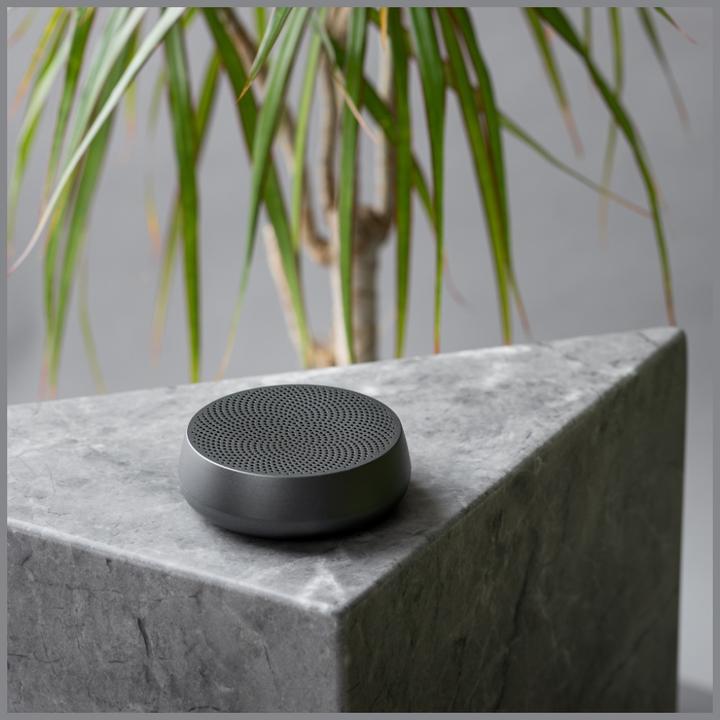 Actual product image Lexon Mino+ L Głośnik Bluetooth Aluminiowy ciemnoszary/gun metal LA129X (5 h)
