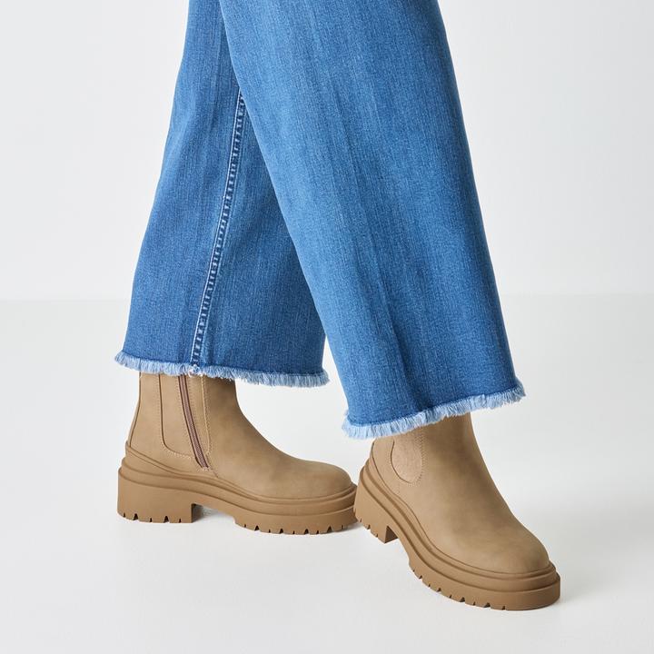 Actual product image Tamaris Chelsea Boot (38)