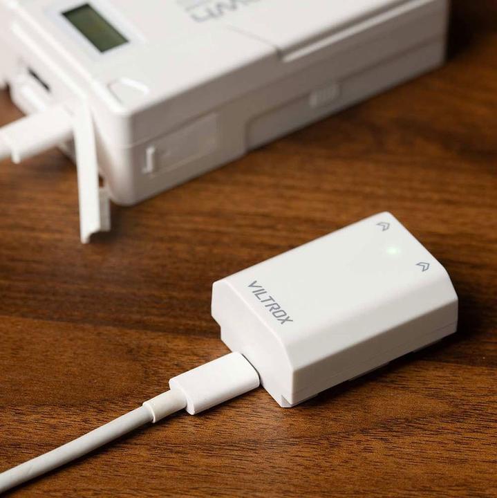 Immagine prodotto Viltrox Batteria TNP FZ100 ( NP FZ100 ) TIPO C 2400MAH per fotocamera Sony (Batteria della fotocamera)