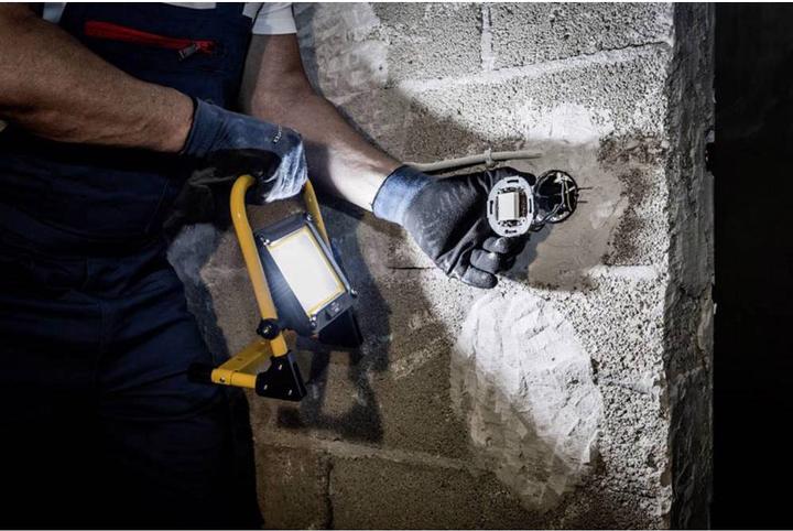 Produktbild Brennenstuhl Jaro 2010 MA (2200 lm)