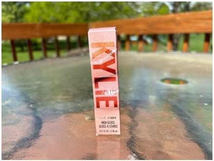 Produktbild Kylie Jenner Kylie By High Gloss #324 Damn Gina 3.3ml 0.11oz (324 Damn Gina)