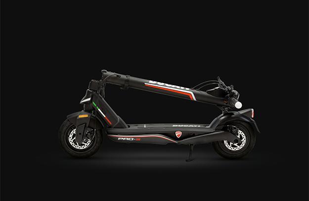 Immagine prodotto Ducati E-Scooter Pro-III (25 km/h, 50 km, 350 W)