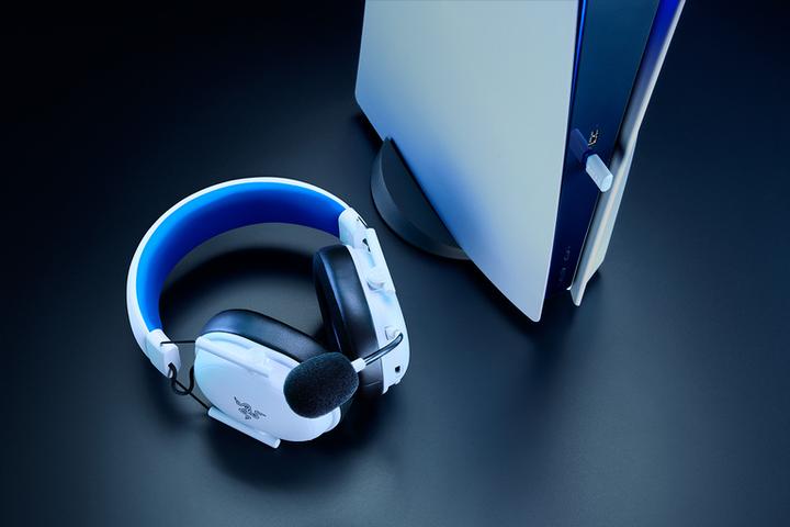 Actual product image Razer BlackShark V3 X Hyperspeed for PlayStation - White (Wireless)