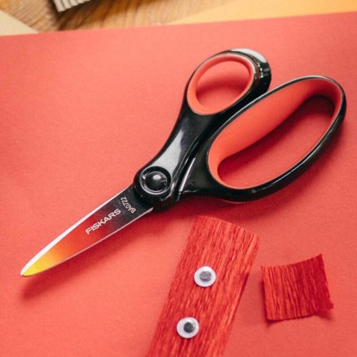 Image du produit Fiskars 1067853 Ciseaux pour enfants, Rouge (15 cm)
