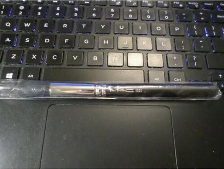 Actual product image MAC Cosmetics 239S Eye Shading Brush (Eyeliner)