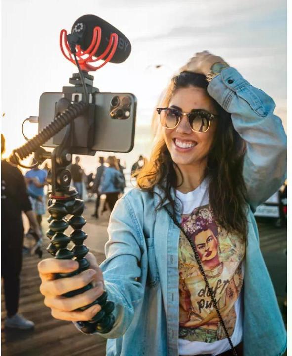 Actual product image Joby JB01675-BWW Microphone Black, Red Digital camera microphone