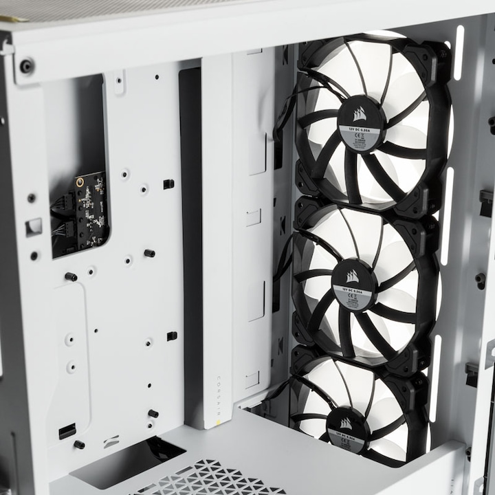 Actual product image Corsair iCUE 4000X RGB Mid-Tower White tempered glass case (ATX, mATX, Mini-ITX, E-ATX)