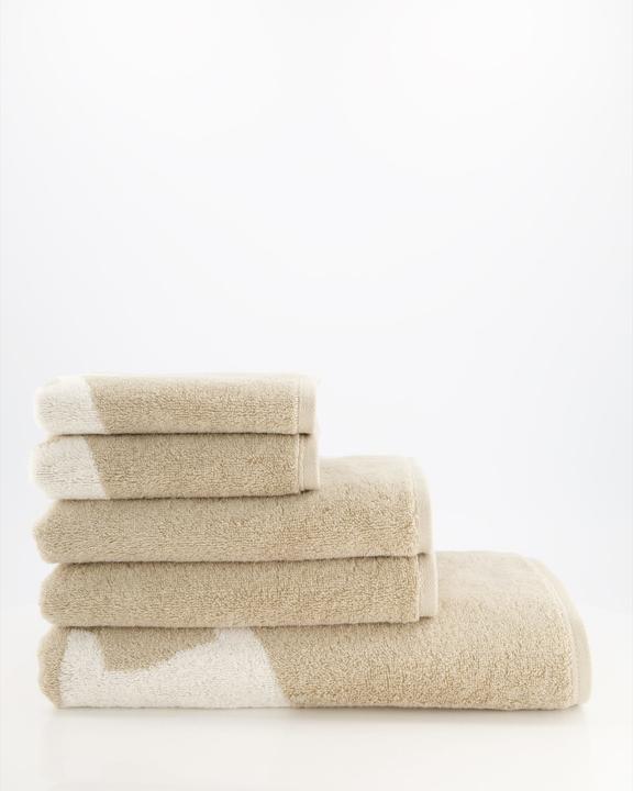 Actual product image Cawö Handtücher Alpenchic Hirsche (70 x 140 cm)