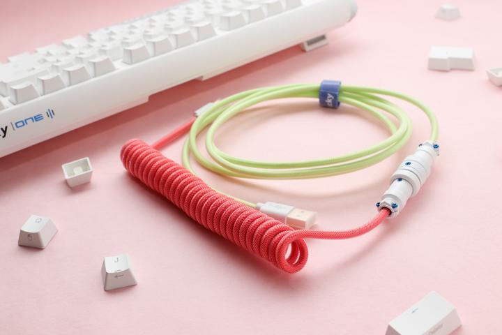 Actual product image Ducky Premicord Strawberry Frog Spiral Cable, USB Type C to Type A - 1.8m (1.80 m, USB 2.0)