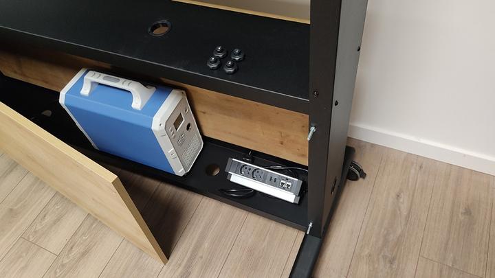 Actual product image DSS Rollable monitor stand (75", 75 kg)