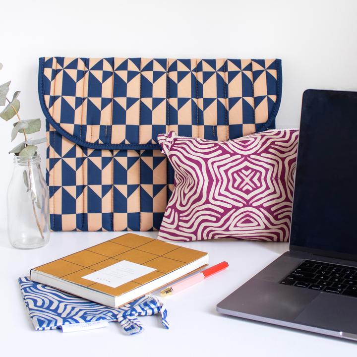 Actual product image Kind Bag Laptop Sleeve 16" Navy Coffee (16")