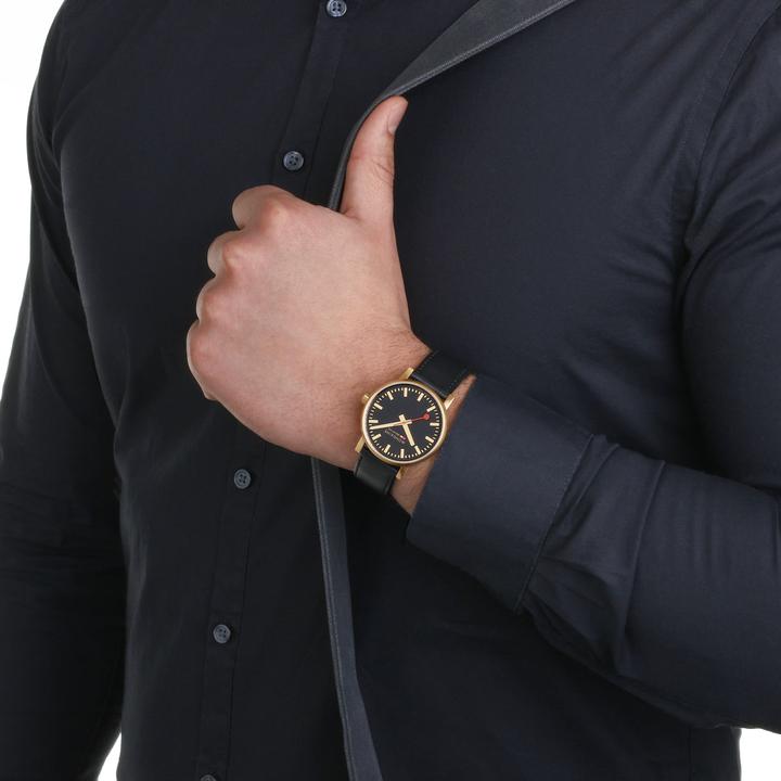 Actual product image Mondaine Evo2 - Ip Gold (Analogue wristwatch, 40 mm)