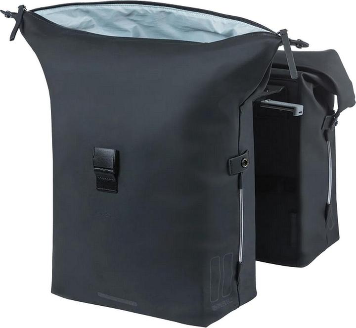 Actual product image Basil Navigator L (22 l, Rear rack bag)