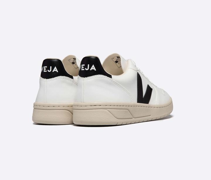Actual product image Veja V-10 (45)