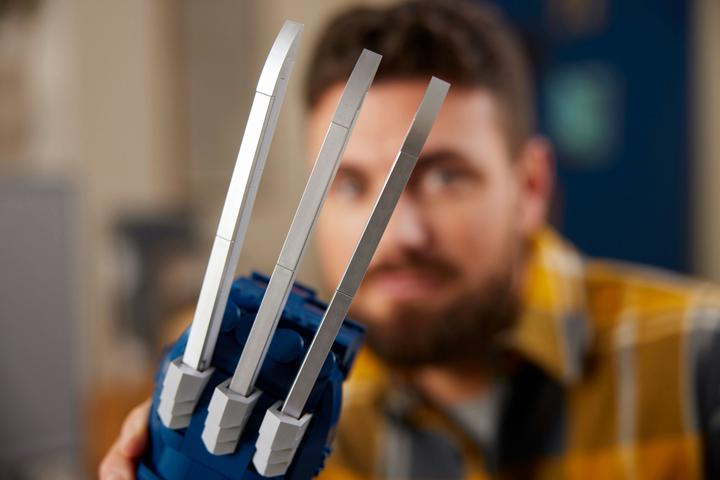 Actual product image LEGO Marvel Super Heroes Wolverine's Adamantium Claw (76250, LEGO Marvel)