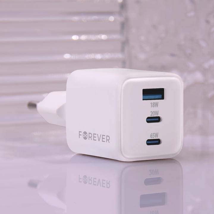 Actual product image Forever TC-08-65ACC GaN PD QC charger 2x USB-C 1x USB 65W white (65 W, 3 ports)