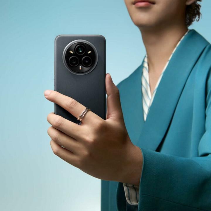 Produktbild realme Smartfon 14 Pro+ 5G 12/512GB Nebula Purple (512 GB, Nebula Purple, 6.83", Dual SIM, 5G)