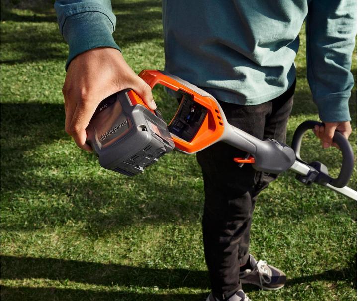 Actual product image Husqvarna 215iL (Trim line)