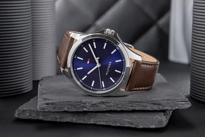 Produktbild Tommy Hilfiger Bruce Herrenuhr 1710669 + BOX (Analoguhr, 42 mm)