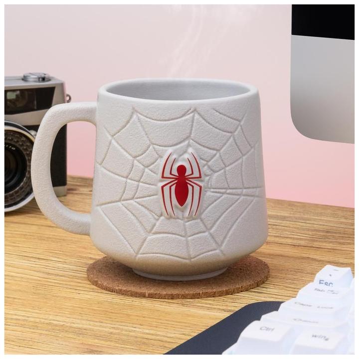 Actual product image Paladone Products MARVEL - Spider-Man - Shaped Mug (450 ml, 1 x)
