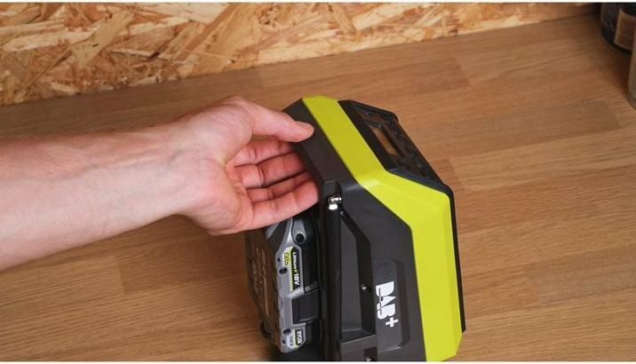 Produktbild Ryobi RRDAB18-0 18 V ONE+ Akku-Bluetooth-Radio, DAB/DAB+ Fun (FM, AM, DAB, Bluetooth)