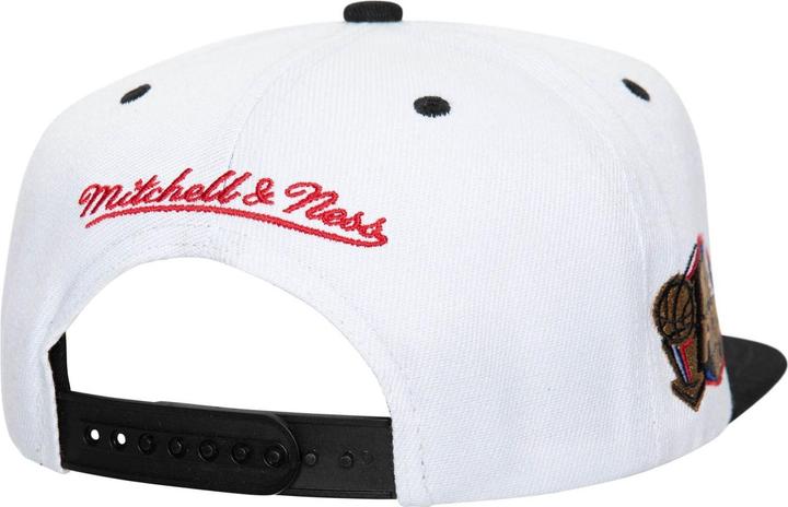 Immagine prodotto Mitchell & Ness Cappellino Snapback CHAMPIONS Chicago Bulls bianco (Taglia unica)
