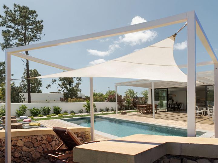 Immagine prodotto Beliani Vela solare beige triangolare 300 x 300 x 300 cm LUKKA (300 x 300 x 300 cm)