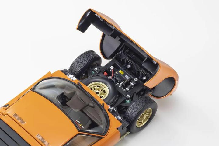 Produktbild Kyosho Sportwagen Lamborghini Miura P400, Orange-Gold 1:18