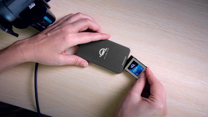 Immagine prodotto OWC Lettore di schede Atlas FXR Thunderbolt (USB-C) + USB CFexpress (Thunderbolt 3, USB 3.2 Gen 2)