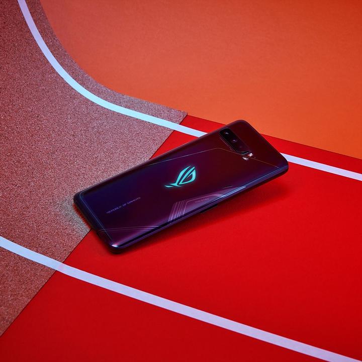 Produktbild ASUS ROG Phone 3 Strix (8GB) (256 GB, Black, 6.59", Dual SIM, 5G)