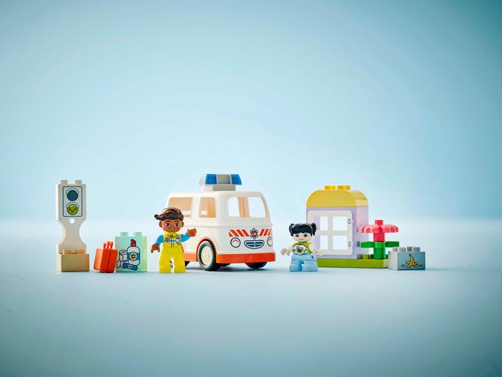 Image du produit LEGO Rettungswagen mit Fahrer (10447)