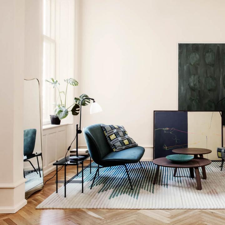 Actual product image Gubi Bl1 Table Lamp table lamp (470 lm, E14)