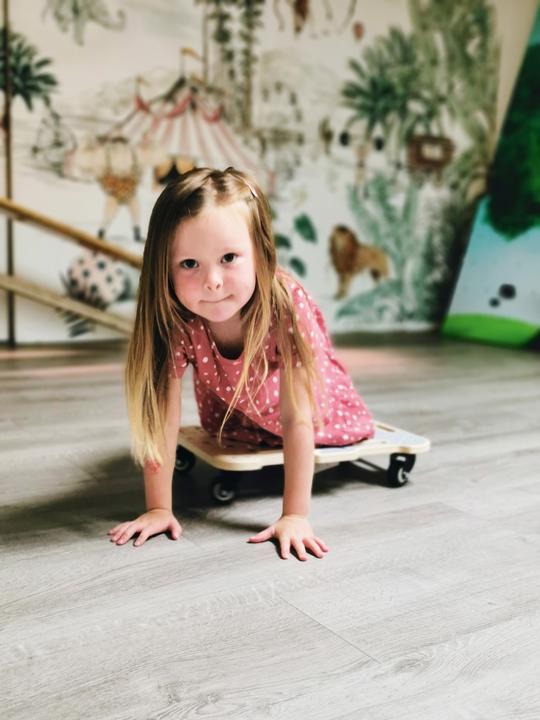 Actual product image small foot Adventure" roller board (17.32")