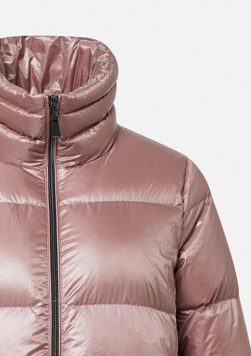 Actual product image Comma Outdoor-Jacke Schimmernde Daunenjacke mit Stehkragen (36)