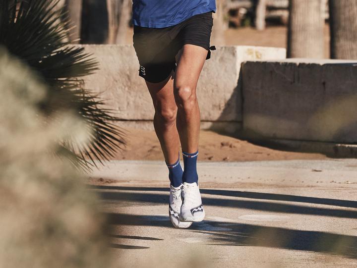 Actual product image Compressport Pro Racing Socks v4.0 Run High (45 - 48)