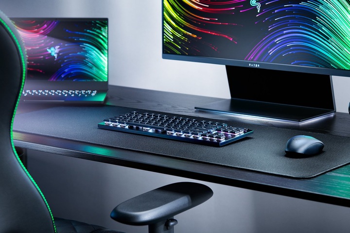 Actual product image Razer Deathstalker V2 Pro TKL (CH, Wireless)