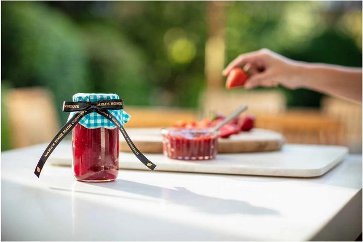 Produktbild Brother TZe-R334 (1.20 cm, Schwarz)