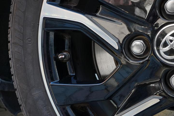 Actual product image Simoni Racing Valve caps