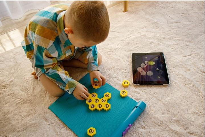 Actual product image PlayShifu Plugo Link Building Blocks Kit (German, Spanish, French, Japanese, Russian, English)