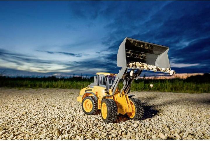 Actual product image Carson 1:16 Wheel Loader Volvo 2.4G 100% RTR (RTR Ready-to-Run)