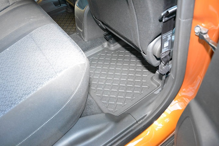 Actual product image Aristar All-weather floor mats for Opel Crossland X / Citroen C3 Aircross from 2017 to today (1 set of 4 floor mats)