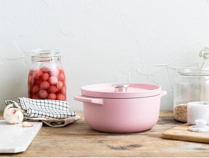 Productafbeelding KitchenAid braadpan email 22cm - gedroogde roos - beperkte editie (26 cm, Braadpan + kasserol, Gietijzer)