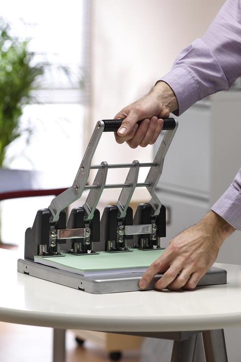 Immagine prodotto Rexel Punzonatrice a quattro fori HD4150, nero-argento Capacità di punzonatura: 150 fogli, realizzata in