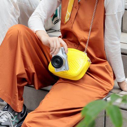 Produktbild Canon EOS M200 (15 - 45 mm, 24.10 Mpx, APS-C / DX)