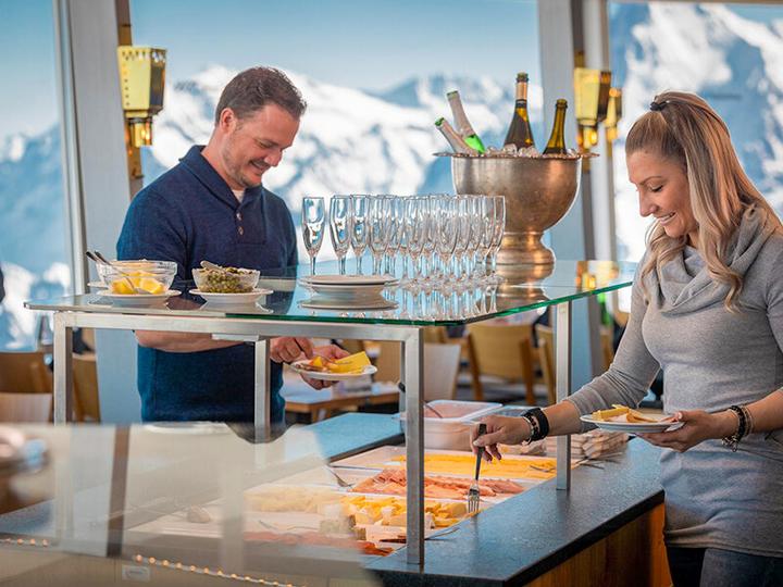 Actual product image Smartbox Brunch pour 1 fan de James Bond au restaurant panoramique Piz Gloria (1 Person)