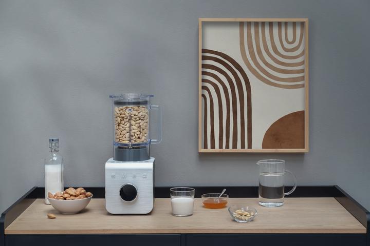 Actual product image Smeg BLC01BLMEU Professional (1400 W)