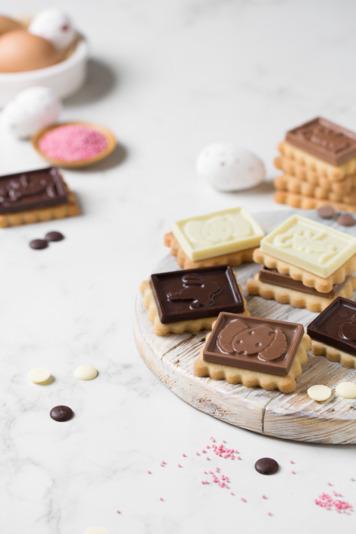 Actual product image Decora Chocolate biscuit cutter set Easter shape + embossing mould