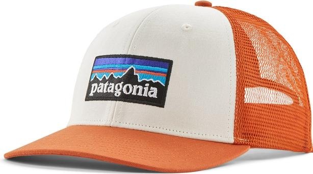 Patagonia Czapka p-6 logo trucker hut-weiss-redtail rost-uni