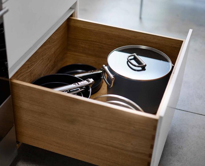 Image du produit Joseph Joseph Space Soupière avec poignées rabattables D25cm (Casserole, Poêle à frire, Aluminium, 25 x 25 cm)