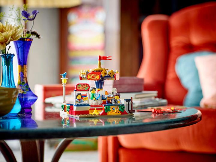 Produktbild LEGO Karussell (40714)